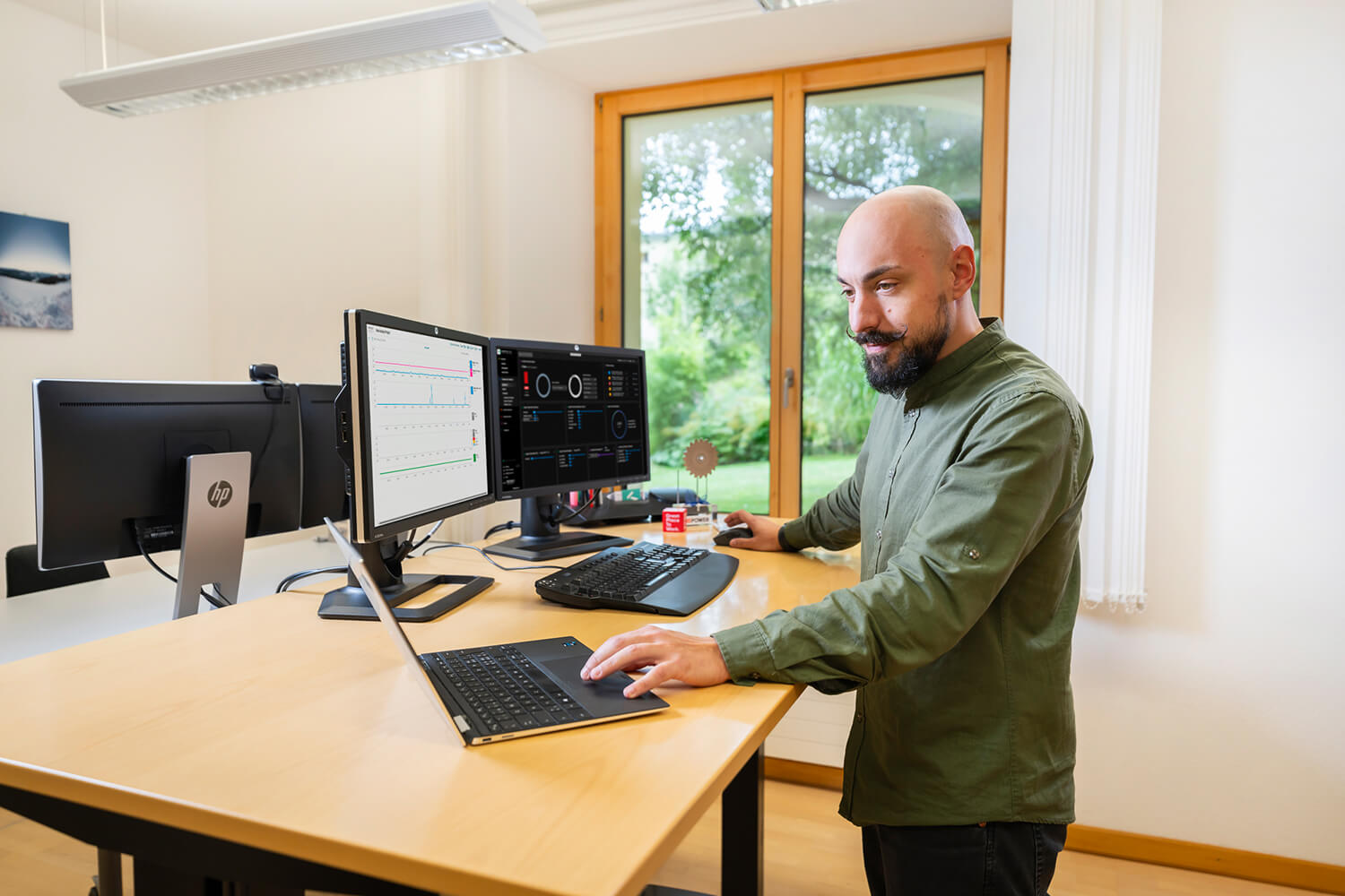 IT System Engineer im Büro